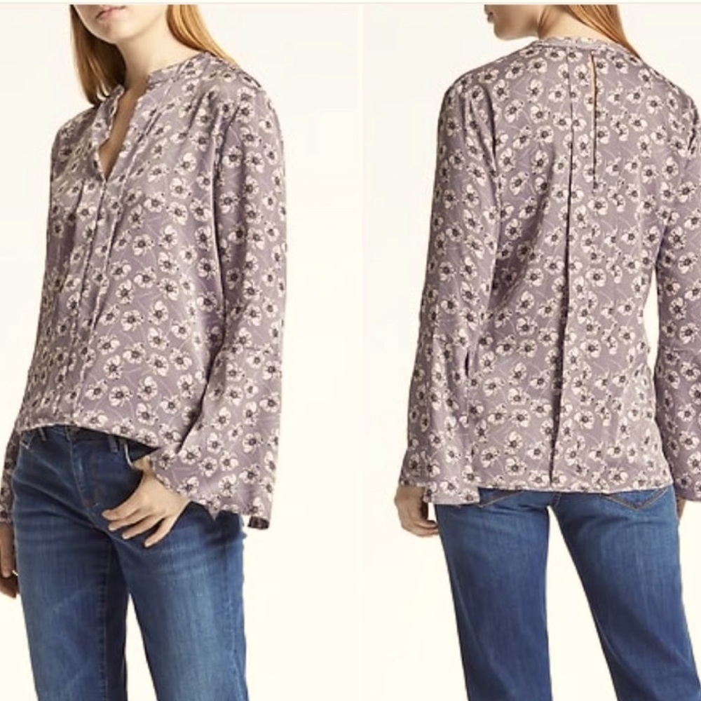 Banana Republic Long Bell Sleeve Blouse. Pink/Peach Flowy Floral Size Medium
